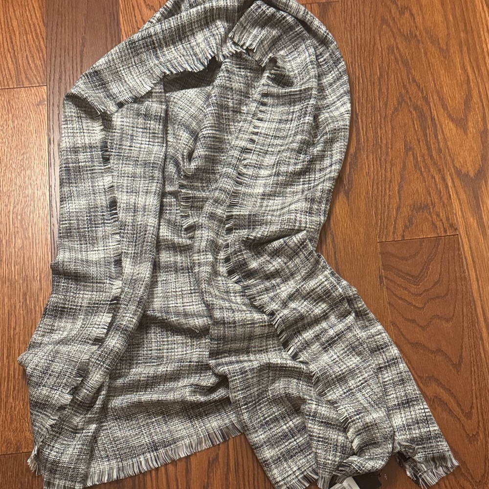Karl Lagerfeld Black and White Textured Scarf